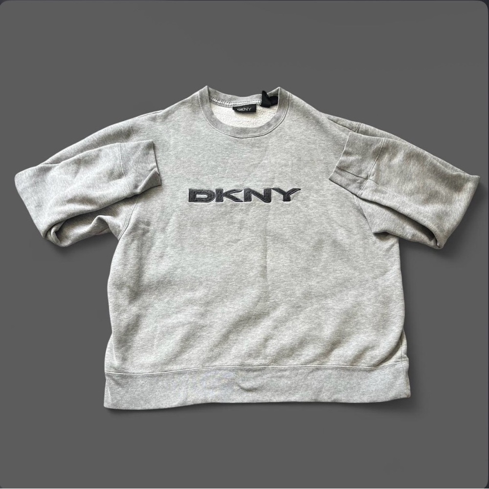 grey dkny embroidered logo sweatshirt 🛸☁️